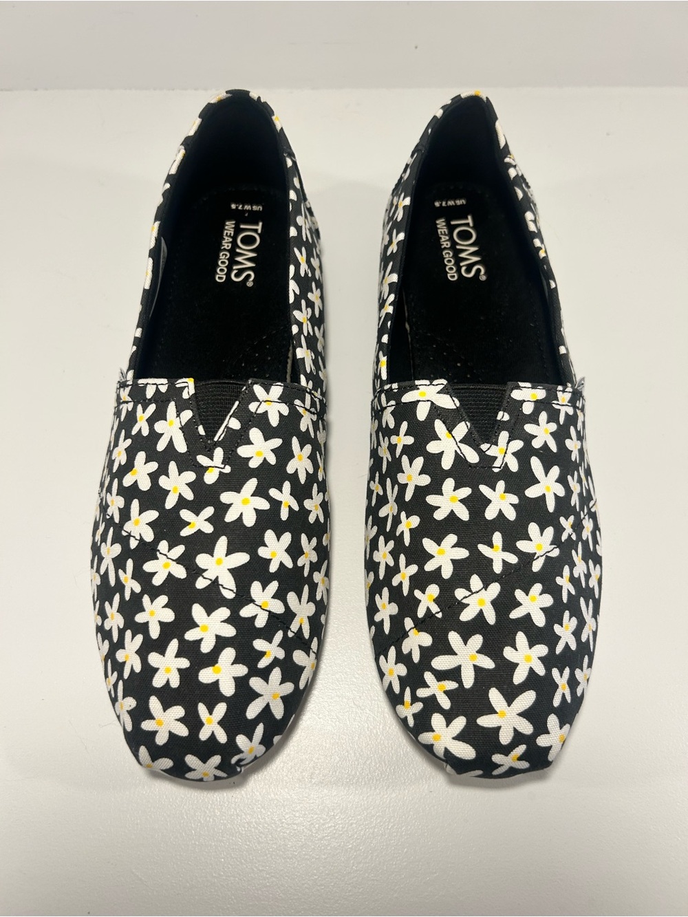 TOMS Alpargata Daisy Floral Slip On Shoes Women’s 7.5 Black White Canvas Flats